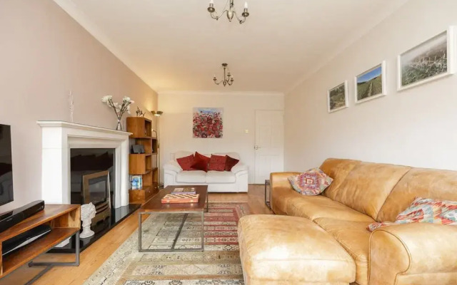 Host Stay Downs Valley House