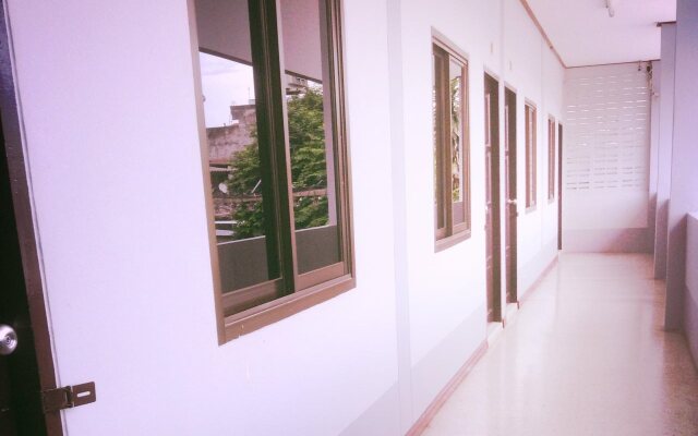 Pandinthong Apartment