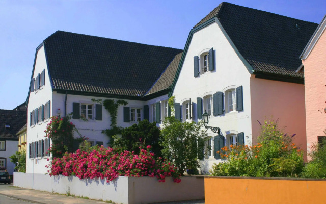 RheinRiver Guesthouse - Direkt am Rhein