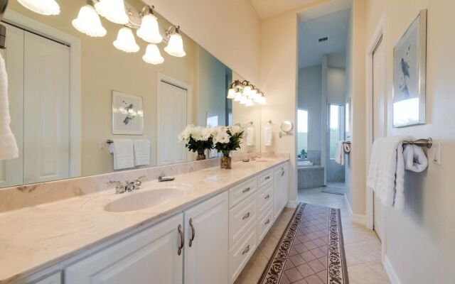 Waterfront Home With Pool, spa and 2nd Floor Balcony