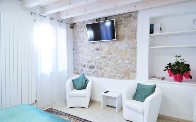 Pleasant Apartment in Miane With Shared Swimming Pool
