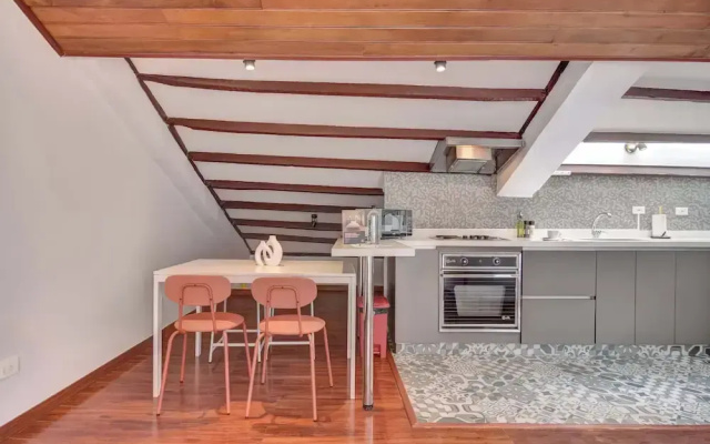 w Delightful 1BR With Terrace in Zona T