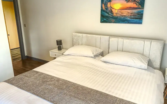 Toothbrush Apartments - 2 bed 2 bath apt