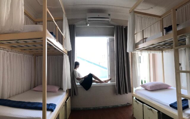 Amy Hostel Hue