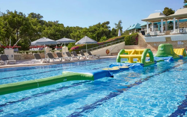 ROBINSON PAMFILYA - All Inclusive