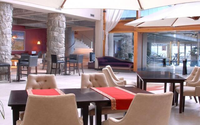 Cacique Inacayal Lake & Spa Hotel