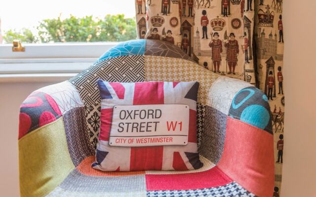 Outstanding Oxford Circus Home
