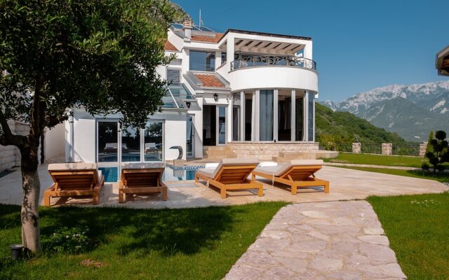 The View Premium Villas