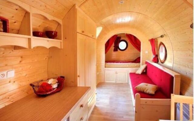 Le Chalet du Chemin et sa Roulotte