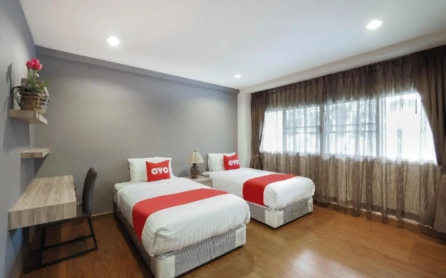 OYO 995 Blue Cafe Apartment