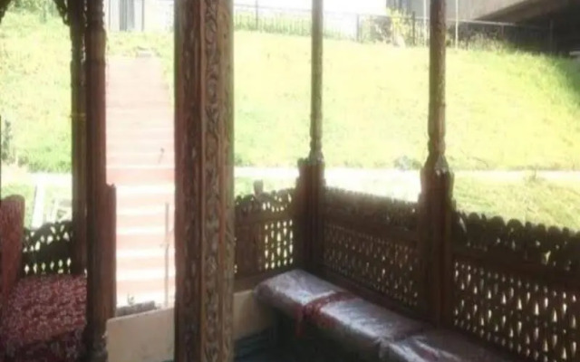 Pamela Houseboat