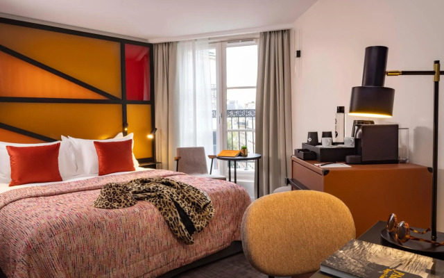 Le 12 Hotel
