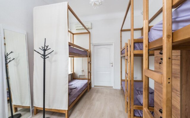 One bedroom. Luxery. 9 Kostelna str. Near Maidan