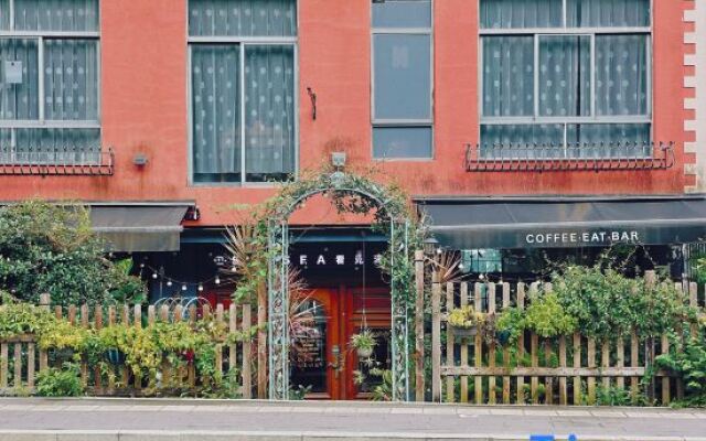 SeeSea｜ Vintage Garden Oceanfront Boutique Hotel
