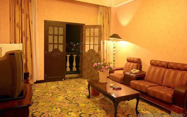 Shangri-la Longfengxiang Hotel