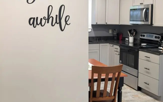 Newly Renovated Acadia Apartment Maple Street