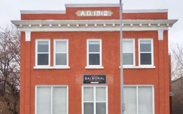 Affordable Apartment w Parking Location Coffee
