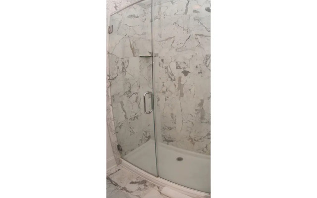 Carriage House Hotel