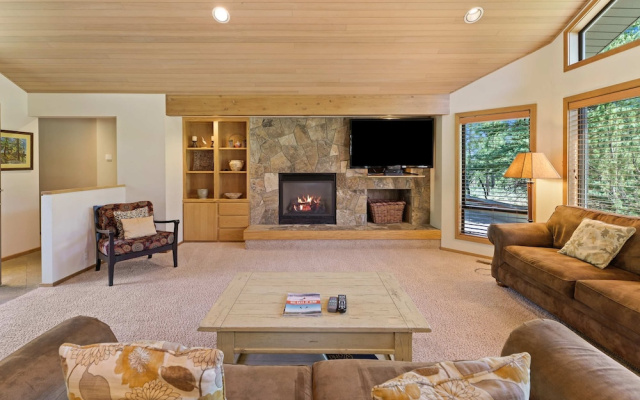 10 Tan Oak