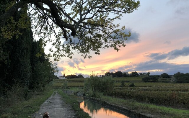 Le Mas au Portail Bleu