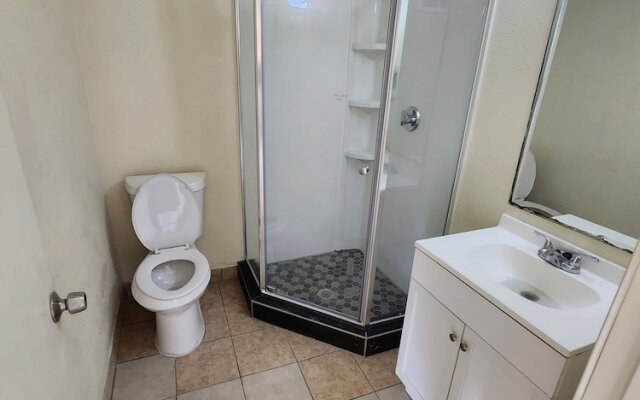 HomeTown Inn and Suites