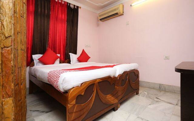 OYO 11715 MCC Guest House