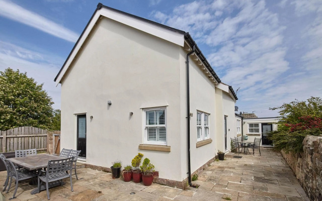 Host Stay Doray House