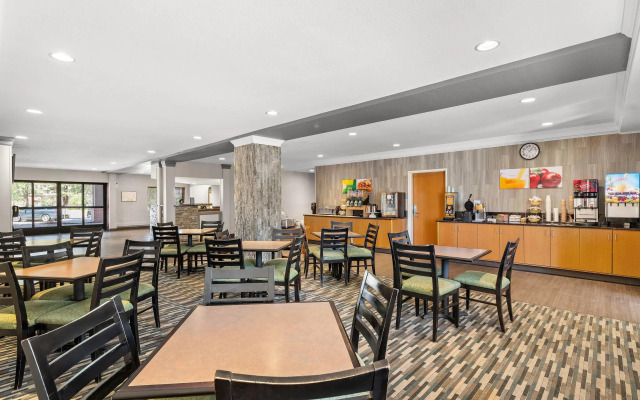 Quality Inn & Suites Denver International Airport