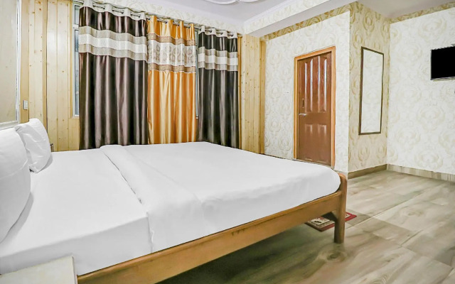 Collection O 83430 Hotel Sanjauli Inn