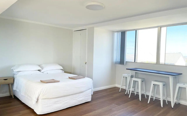 Studio 101 - First floor Fremantle studio apartment