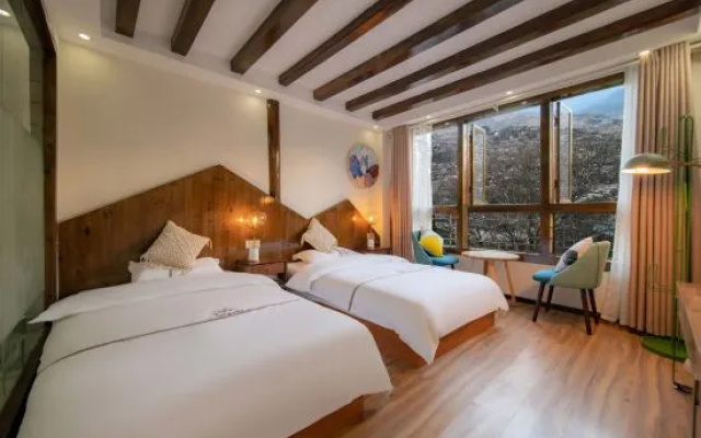 Xijiang Qianhu Miao Village Homestay Panorama Homestay – Guest Rooms – Qiandongnan
