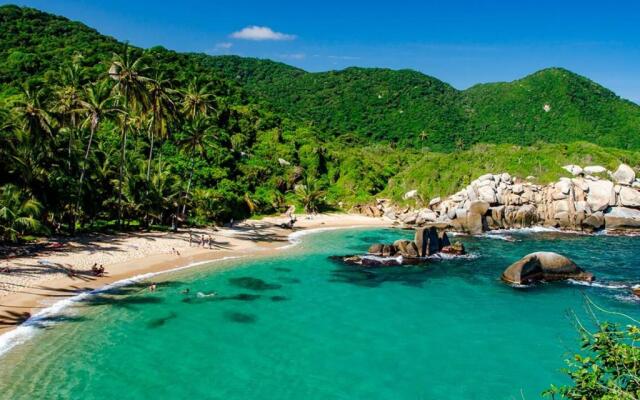 Casa con Piscina en Conjunto Privado en Santa Marta