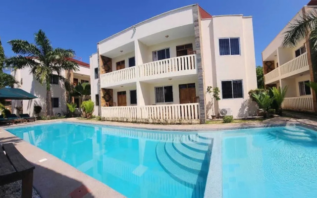 Lux Suites Diani Airstrip Villas
