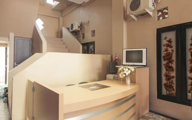 RedDoorz Plus near Mega Town Square