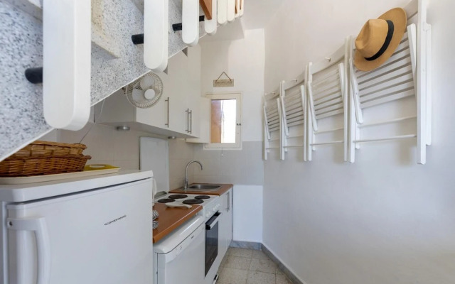 Seafront Small Home w Terrace