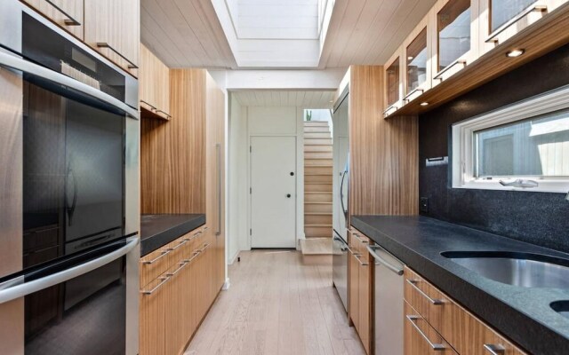 Coastline Villa In Malibu