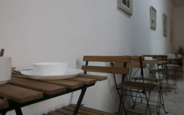 The Burrow City Rooms - Homestay
