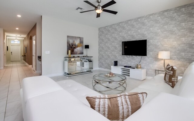 Storey Lake - 4725 Sleepy Hollow Drive