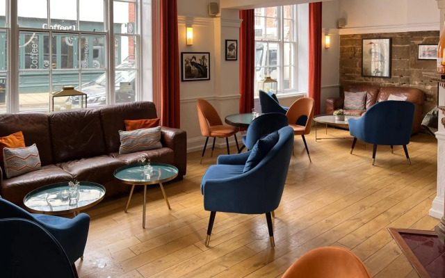 The Warwick Arms Hotel