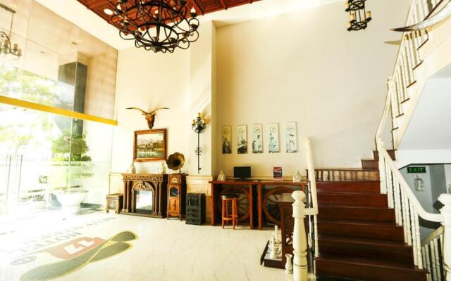 Seventeen Saloon Hotel