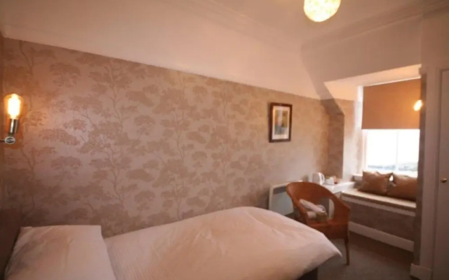 Corrie Hotel