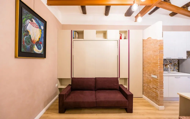 Toledo Warm Renovated Studio