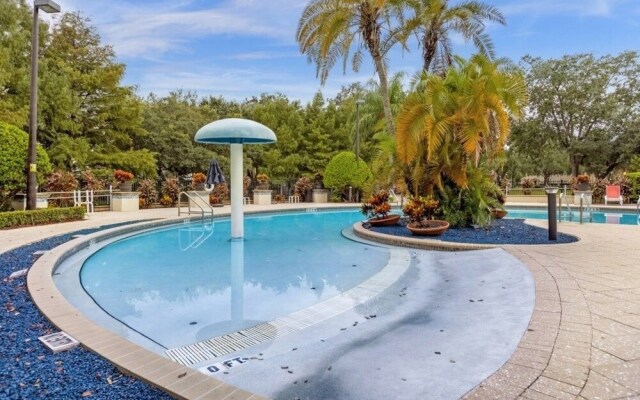4 Bedroom Lucaya Village Townhouse by RedAwning