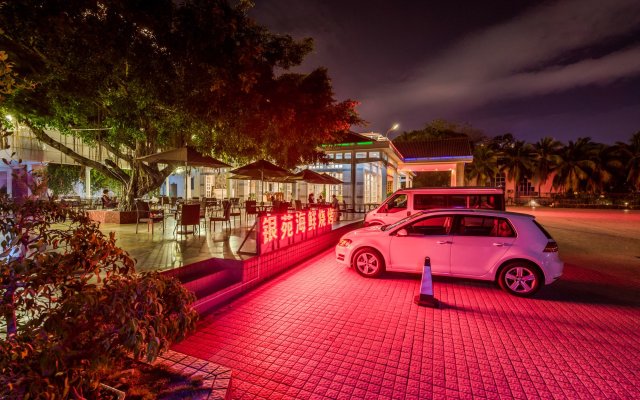 Sanya Yinyuan Linhai Theme Hotel