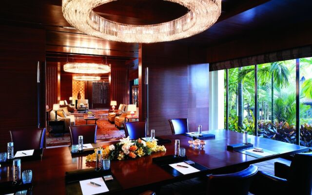 Shangri-La Hotel Bangkok, Serviced Apartments