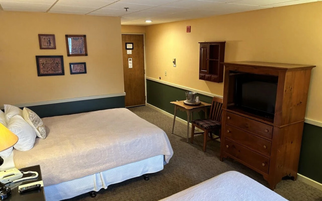 The Common Man Inn & Spa