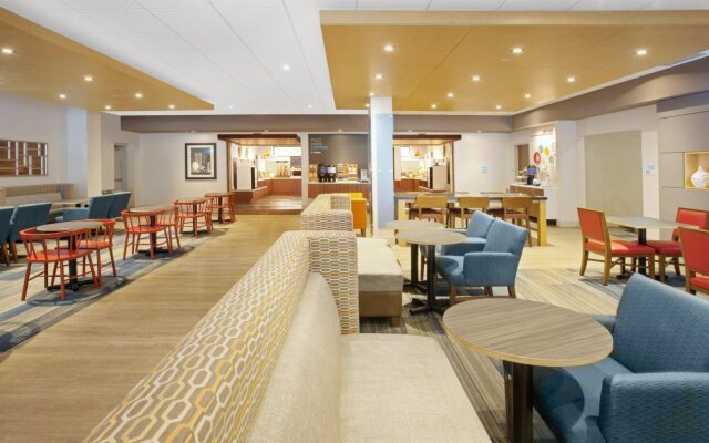 Holiday Inn Express & Suites Ft. Washington - Philadelphia by IHG