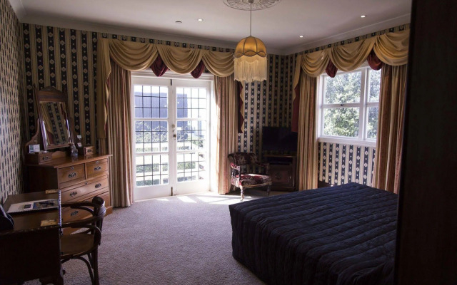 Eliza's Manor