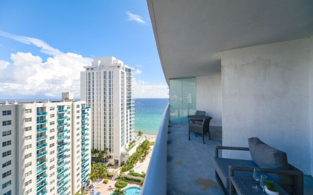 Perfect Beachfront Condo: Comfort & Luxury