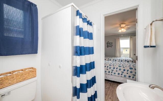 Friendship Lodge by Oak Island Accommodations